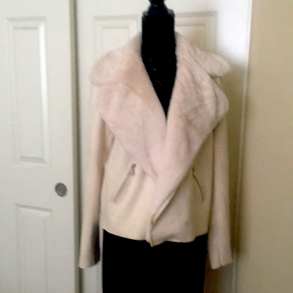 Just Added!   Faux Fur Trim Jacket - Picture 2 of 6
